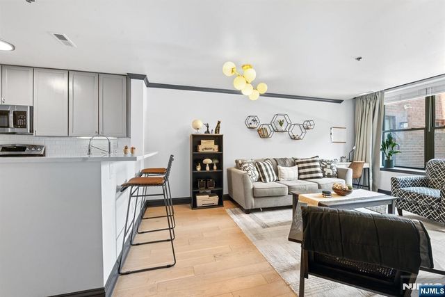 24 Ave At Port Imperial B37, West New York, NJ 07093