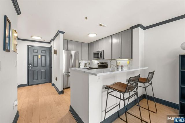 24 Ave At Port Imperial B37, West New York, NJ 07093