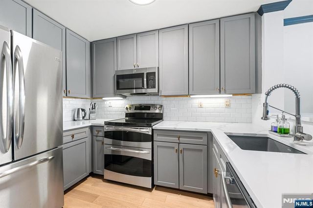 24 Ave At Port Imperial B37, West New York, NJ 07093