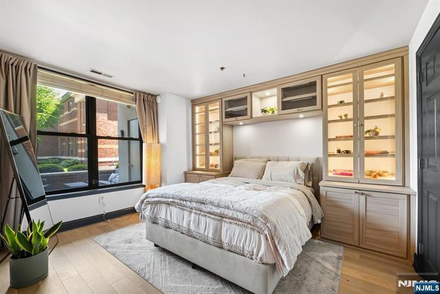 24 Ave At Port Imperial B37, West New York, NJ 07093