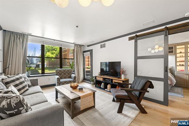 24 Ave At Port Imperial B37, West New York, NJ 07093