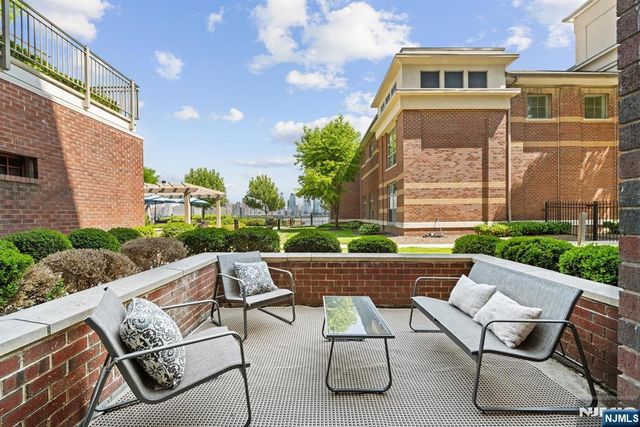24 Ave At Port Imperial B37, West New York, NJ 07093