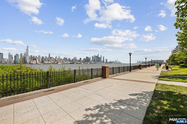 24 Ave At Port Imperial B37, West New York, NJ 07093