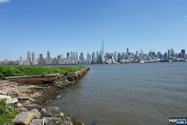 24 Ave At Port Imperial B37, West New York, NJ 07093