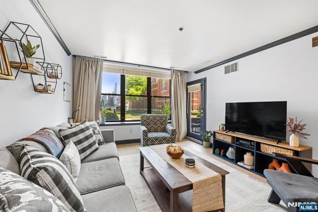 24 Ave At Port Imperial B37, West New York, NJ 07093