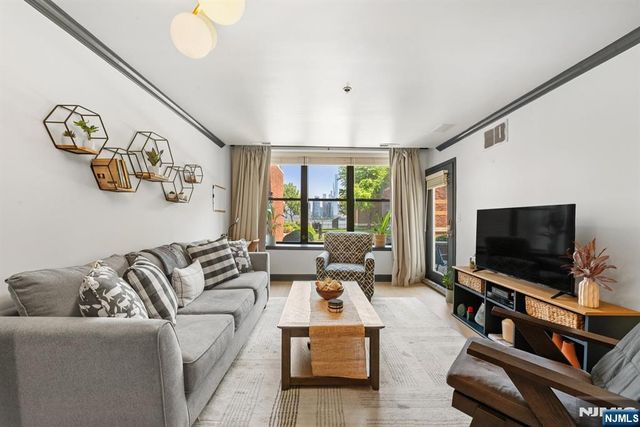 24 Ave At Port Imperial B37, West New York, NJ 07093