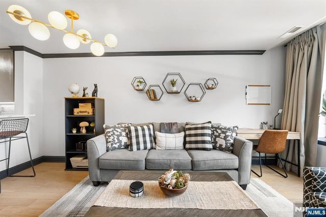 24 Ave At Port Imperial B37, West New York, NJ 07093