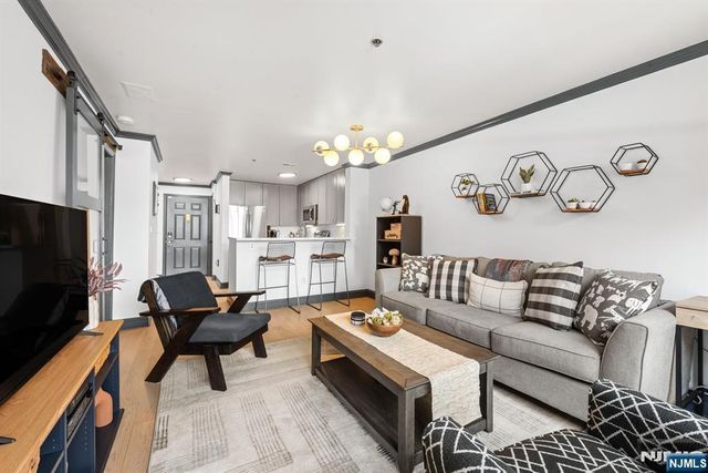 24 Ave At Port Imperial B37, West New York, NJ 07093