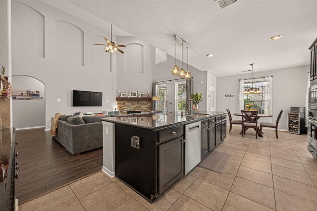3301 Sequoia Lake Trail, Pearland, TX 77581