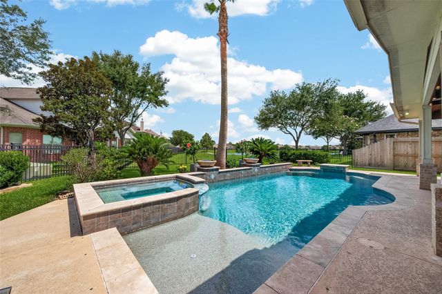 3301 Sequoia Lake Trail, Pearland, TX 77581