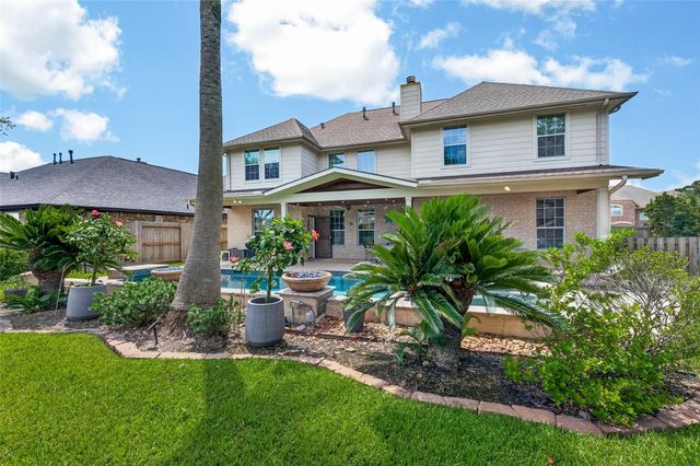 3301 Sequoia Lake Trail, Pearland, TX 77581