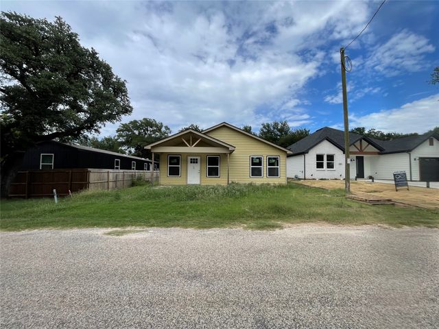 3007 Rockwood Drive, Granbury, TX 76048