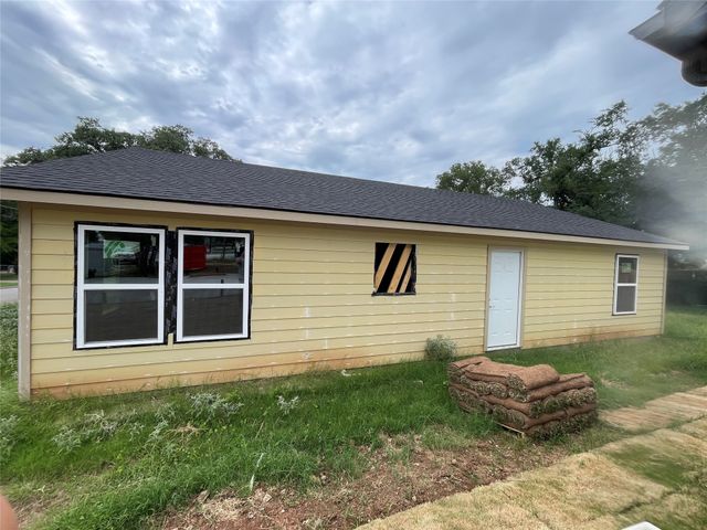 3007 Rockwood Drive, Granbury, TX 76048