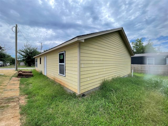 3007 Rockwood Drive, Granbury, TX 76048