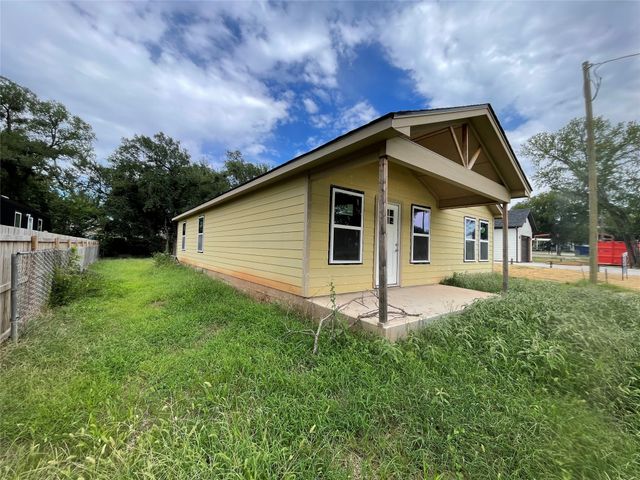 3007 Rockwood Drive, Granbury, TX 76048