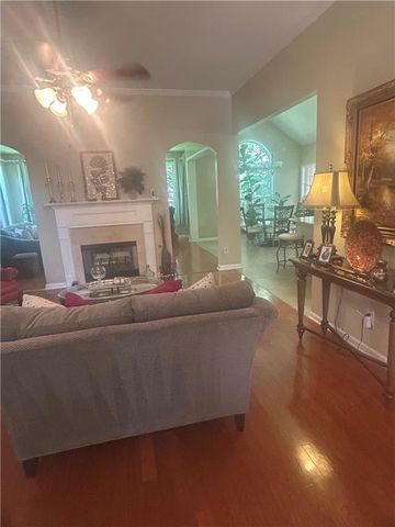 100 Avondale Circle, Newnan, GA 30265