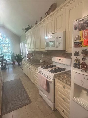 100 Avondale Circle, Newnan, GA 30265