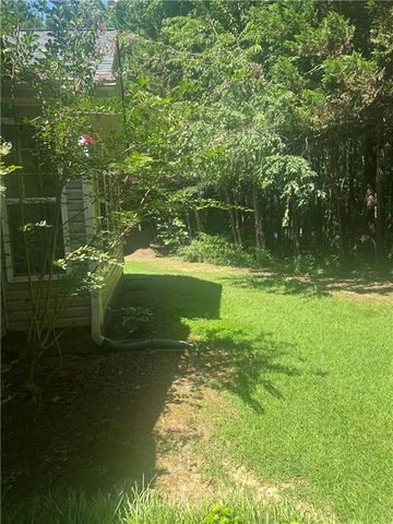 100 Avondale Circle, Newnan, GA 30265