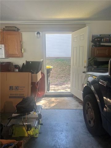100 Avondale Circle, Newnan, GA 30265