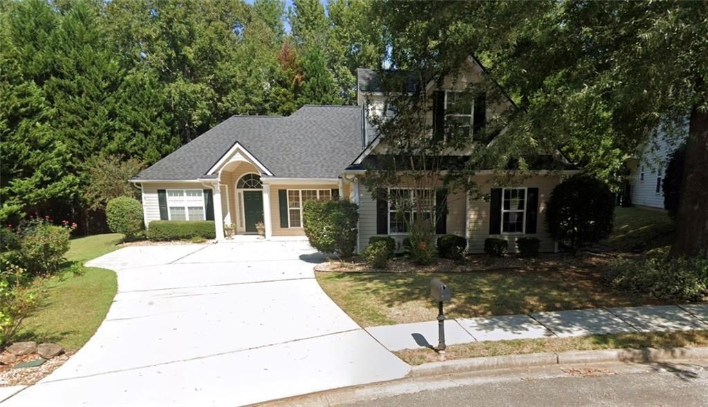100 Avondale Circle, Newnan, GA 30265