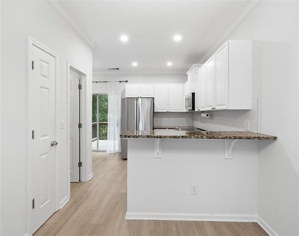 1057 Liberty Parkway NW, Atlanta, GA 30318