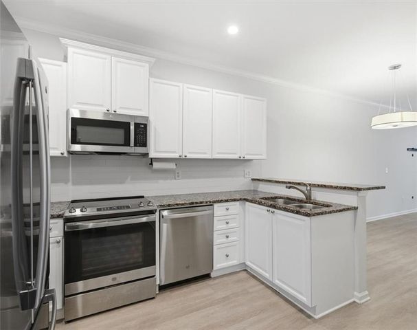 1057 Liberty Parkway NW, Atlanta, GA 30318