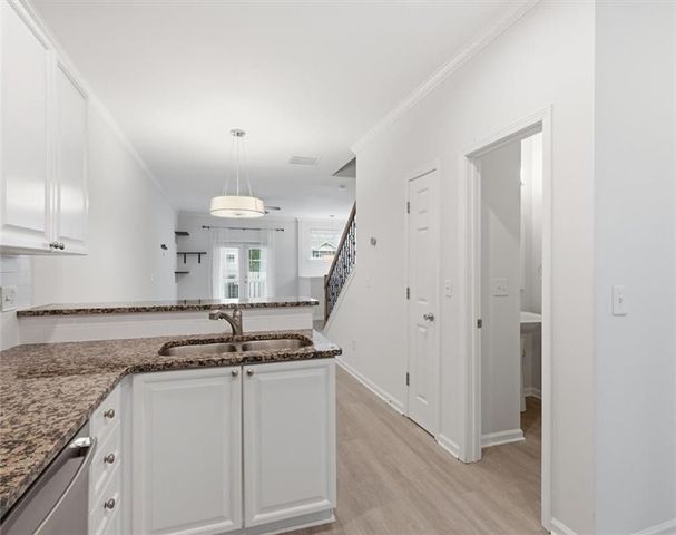1057 Liberty Parkway NW, Atlanta, GA 30318