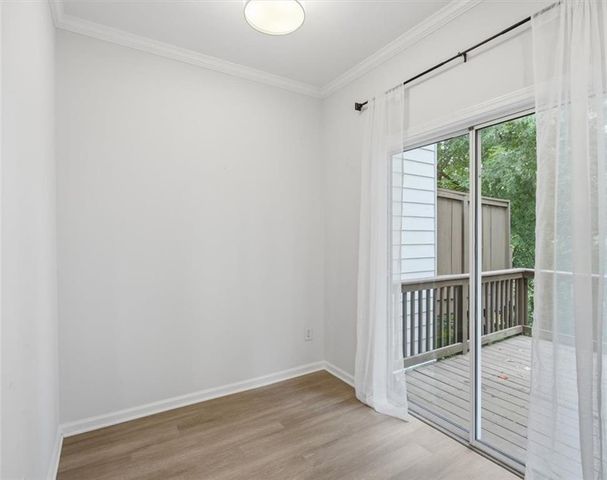 1057 Liberty Parkway NW, Atlanta, GA 30318