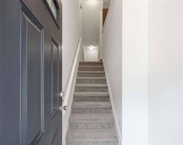 1057 Liberty Parkway NW, Atlanta, GA 30318