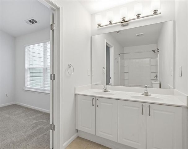 1057 Liberty Parkway NW, Atlanta, GA 30318