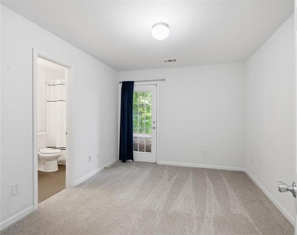1057 Liberty Parkway NW, Atlanta, GA 30318