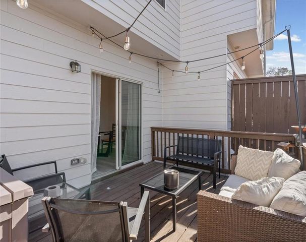 1057 Liberty Parkway NW, Atlanta, GA 30318