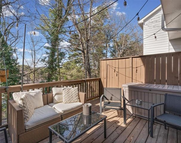 1057 Liberty Parkway NW, Atlanta, GA 30318
