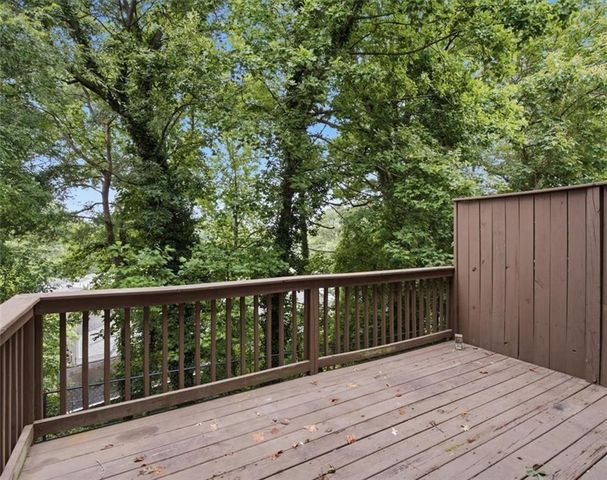 1057 Liberty Parkway NW, Atlanta, GA 30318