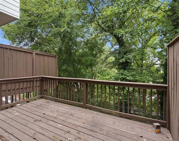1057 Liberty Parkway NW, Atlanta, GA 30318