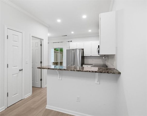 1057 Liberty Parkway NW, Atlanta, GA 30318