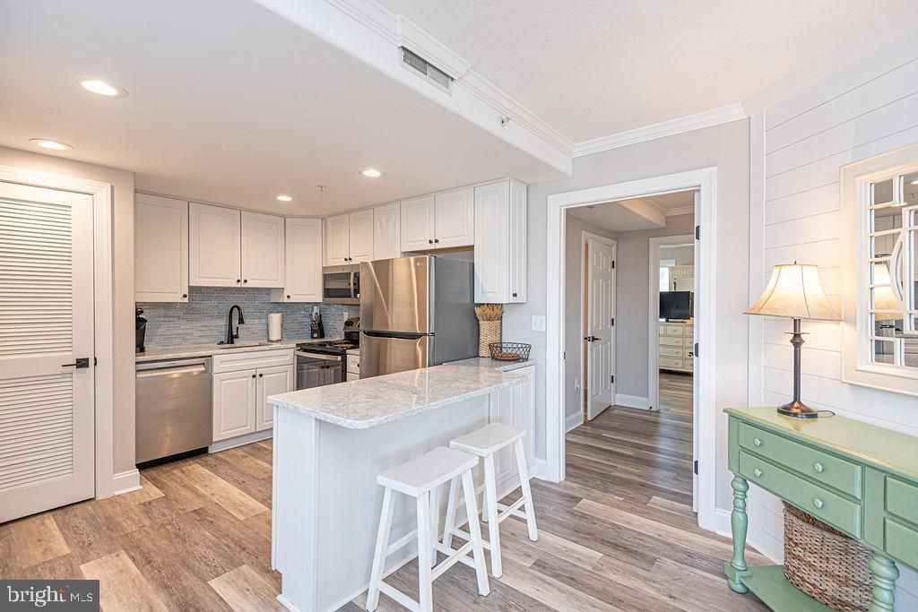 Image 12 of property listing at 18 41ST ST #103, Ocean City, MD 21842