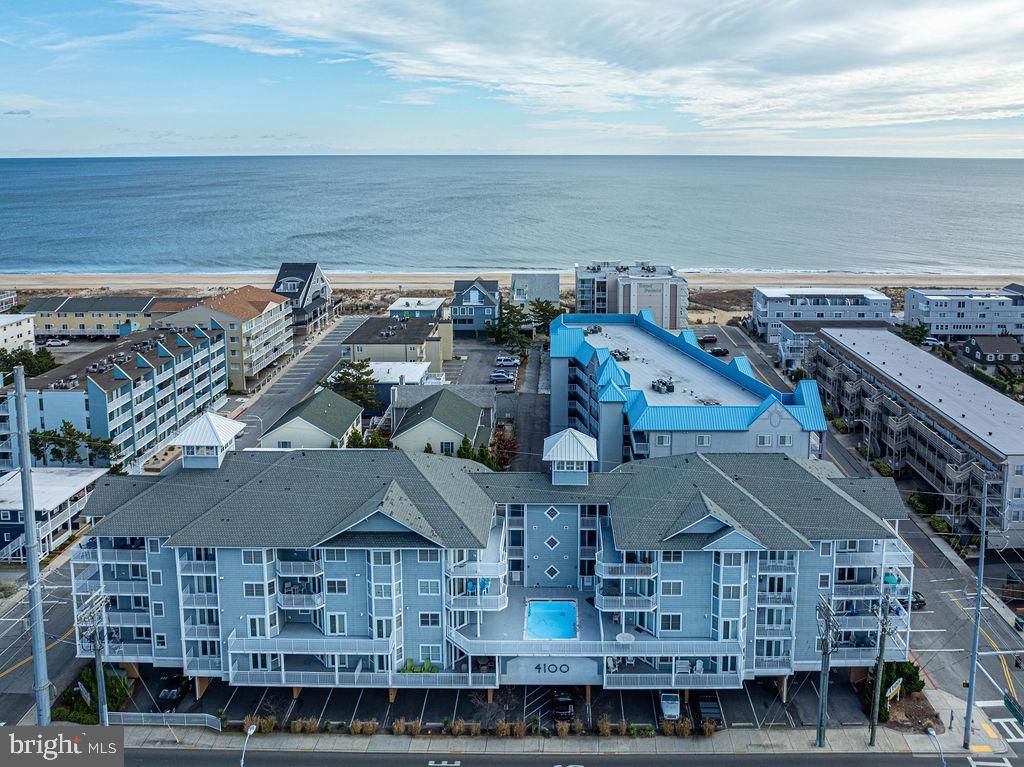 Image 2 of property listing at 18 41ST ST #103, Ocean City, MD 21842