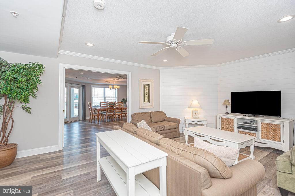 Image 5 of property listing at 18 41ST ST #103, Ocean City, MD 21842
