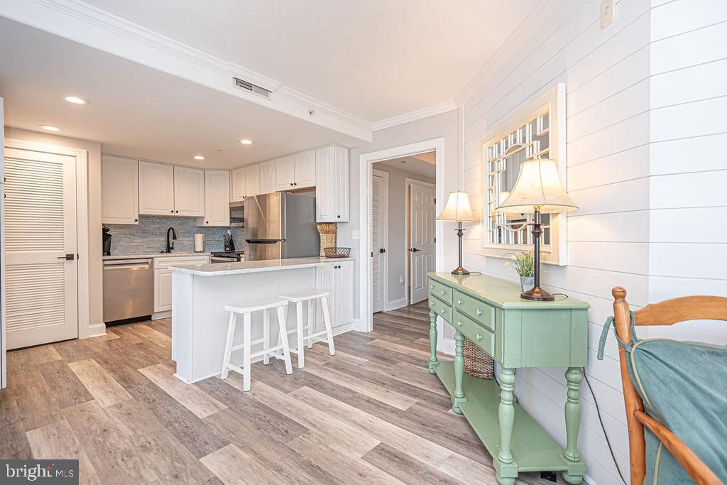 Image 6 of property listing at 18 41ST ST #103, Ocean City, MD 21842