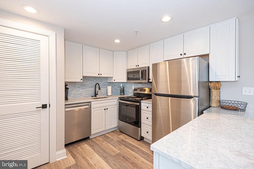 Image 7 of property listing at 18 41ST ST #103, Ocean City, MD 21842