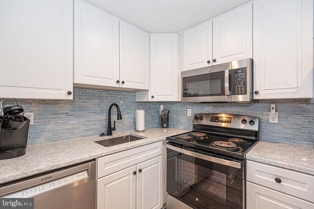 Image 8 of property listing at 18 41ST ST #103, Ocean City, MD 21842