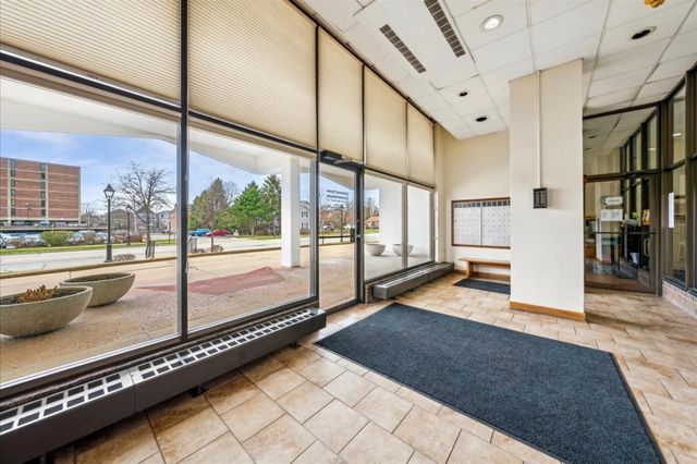 33 N Main Street 10J, Lombard, IL 60148