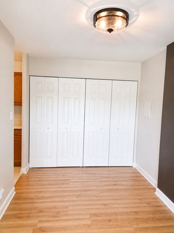 33 N Main Street 10J, Lombard, IL 60148