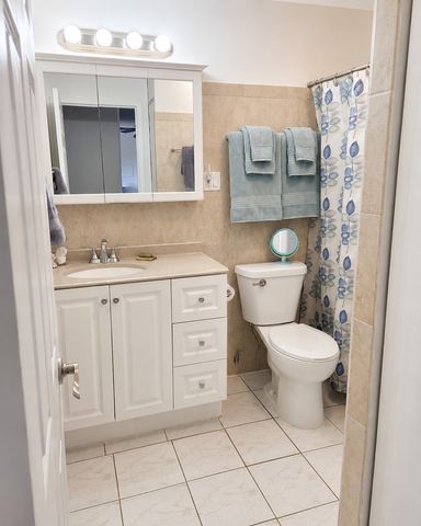 33 N Main Street 10J, Lombard, IL 60148