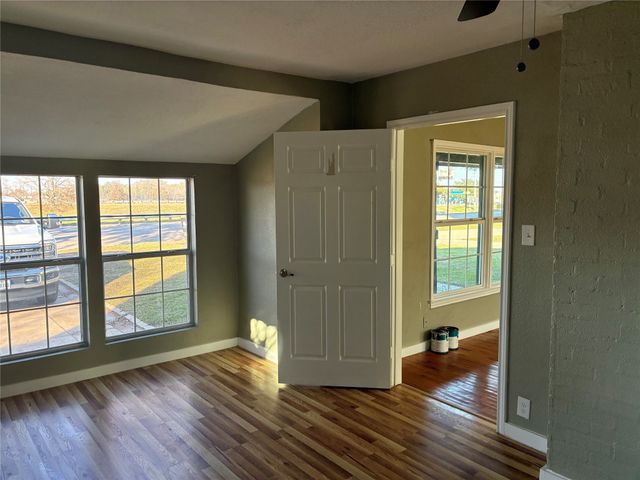 6329 Calmont Avenue, Fort Worth, TX 76116