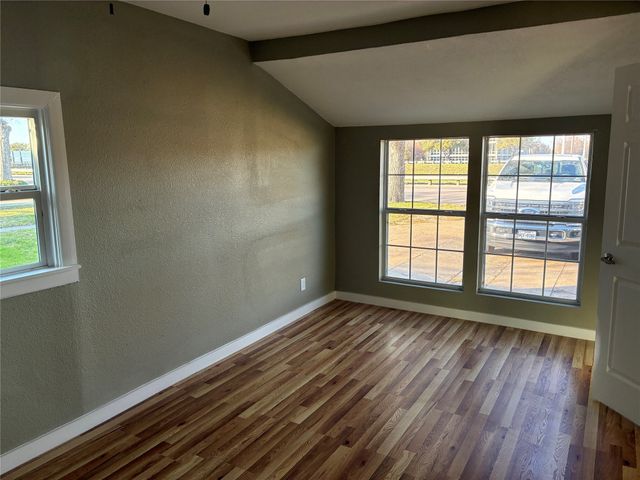 6329 Calmont Avenue, Fort Worth, TX 76116