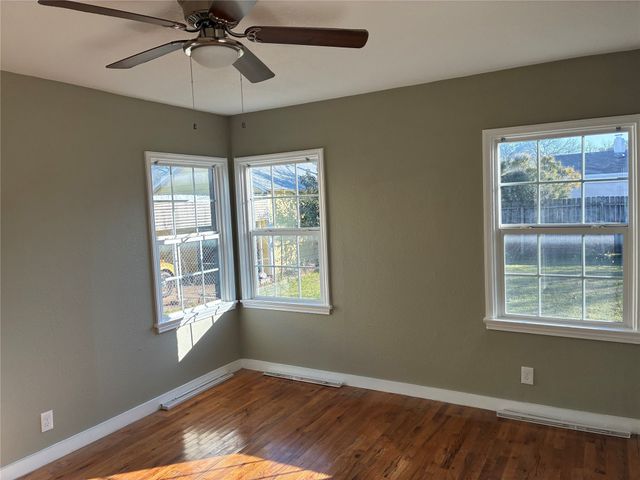 6329 Calmont Avenue, Fort Worth, TX 76116