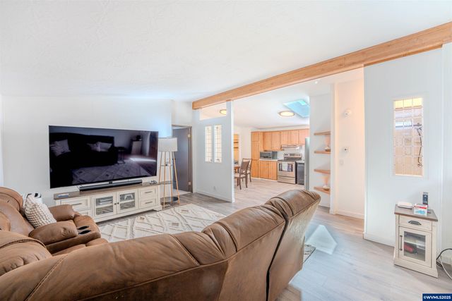 16688 Highway 99E Hwy NE 54, Woodburn, OR 97071