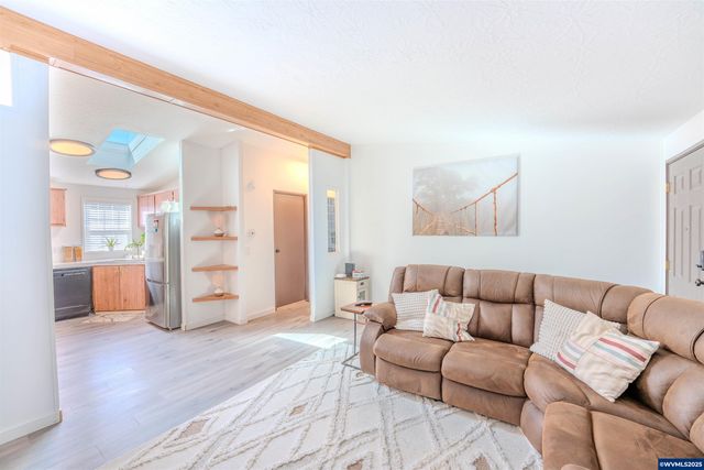 16688 Highway 99E Hwy NE 54, Woodburn, OR 97071